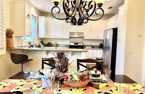 El Monte House | Spacious 4-bedroom townhome with WiFi and AC in lovely El Monte