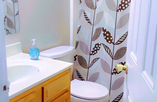 Indianapolis Condo | Spacious 4-bedroom condo in welcoming Indianapolis with AC, WiFi