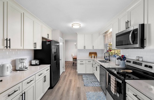 Columbus House | Spacious 4 bedrooms 3 full bath house in delightful Columbus with AC, WiFi