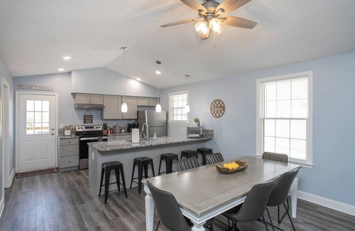 La Vergne House | Spacious 4 BR/3 BA with Game Room