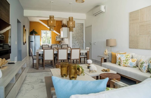 La Ceiba Apartment | Spacious 4-BR apt with AC, WiFi and jacuzzi at playa bonita Beach Residences