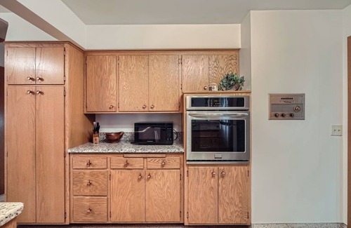 Fridley House | Spacious 4bedroom 3 bath vacation home NE of Minneapolis, short drive to it all!