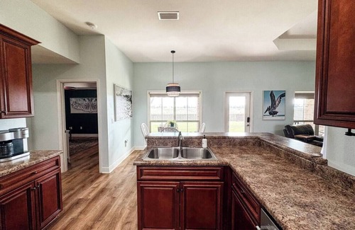 Foley House | Spacious 4BR Family Home – Near OWA, Beaches & Zoo, Spacious 4BR Family Home