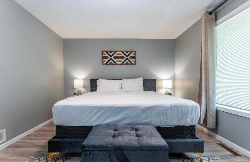Columbia Heights Apartment | Spacious 4BR Home in Minneapolis - Pet Friendly!