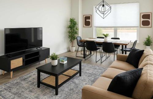 Warrenville Apartment | Spacious 4BR Home- Perfect for Groups WV1