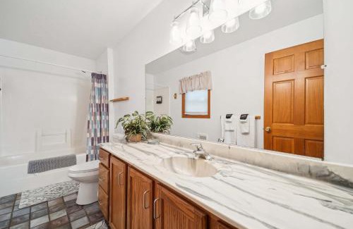 Greenbush Apartment | Spacious 4BR Lakefront Cottage - Perfect for Groups