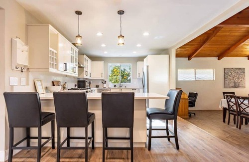 Placentia House | Spacious 4BR Retreat near Disneyland & Beaches