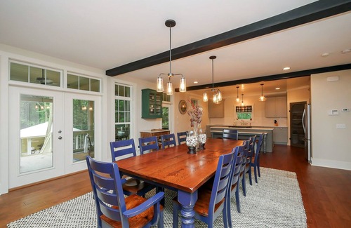 Oceanside House | Spacious 5 bed Cottage with Private Pool and Hot Tub, 5 min walk to beach