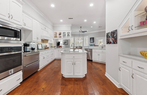 Wellborn House | Spacious 5-bedroom house with pool, fenced yard for pets, in College Station