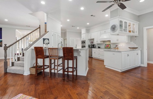 Wellborn House | Spacious 5-bedroom house with pool, fenced yard for pets, in College Station
