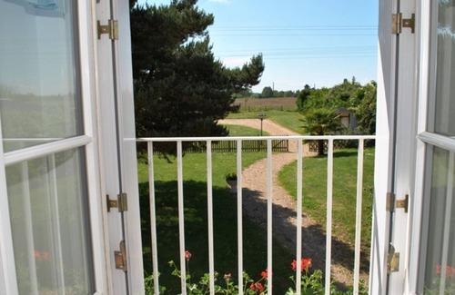 Azay-sur-Cher Cottage | Spacious 5-Bedroom Cottage Near Loire Castles, Gardens & Family Amenities