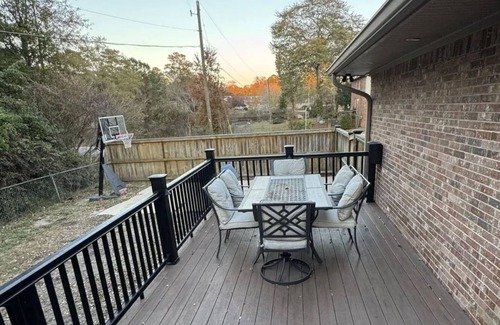 West Columbia House | Spacious 5-bedroom house in awesome West Columbia with WiFi, AC