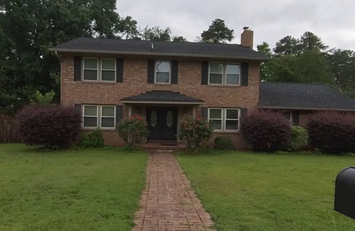 West Columbia House | Spacious 5-bedroom house in awesome West Columbia with WiFi, AC