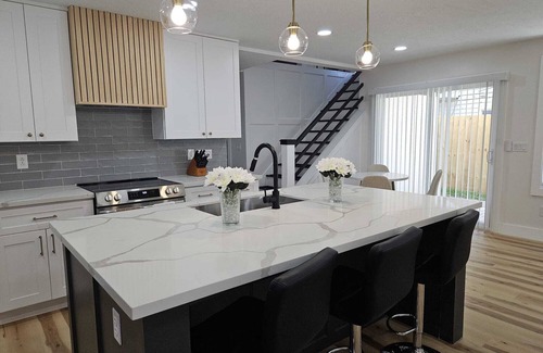Kempwood House | Spacious 5-bedroom 4 Full Bathroom Newly Remodeled Home