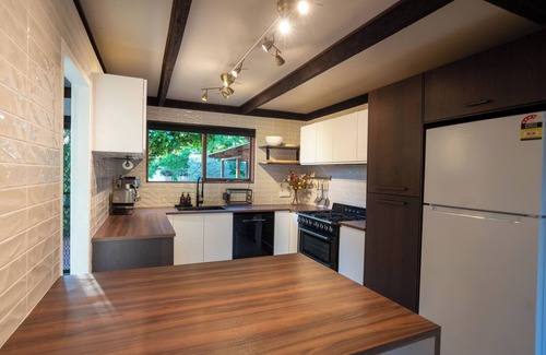 Armidale House | Spacious 5 bedroom Country Home