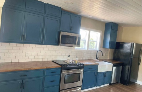 West Clarkston-Highland House | Spacious 5-bedroom house in welcoming Clarkston with WiFi, AC