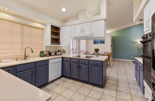 Las Vegas House | Spacious 5-bedroom house in brilliant Las Vegas with AC