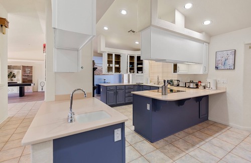 Las Vegas House | Spacious 5-bedroom house in brilliant Las Vegas with AC