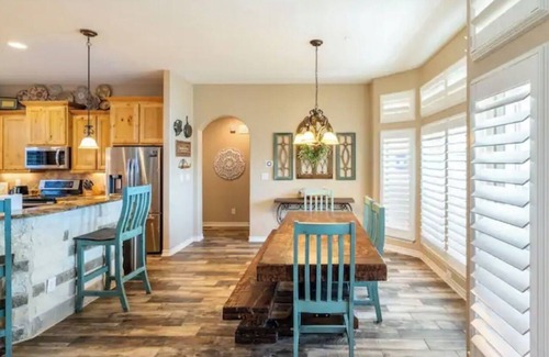 Converse House | Spacious 5 bedroom home in Schertz, Texas! 20 min from downtown San Antonio!