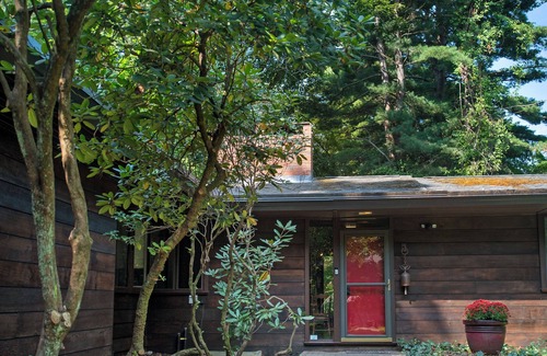 Amherst House | Spacious 5-bedroom house steps from UMass Campus, with large backyard.
