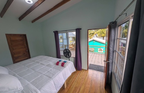 Hopkins Cabin | Spacious 5-bedroom lodge in brilliant Hopkins with AC