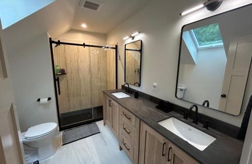 Rochester Ski Chalet | Spacious 5 bedroom Mountain Chalet with Sauna