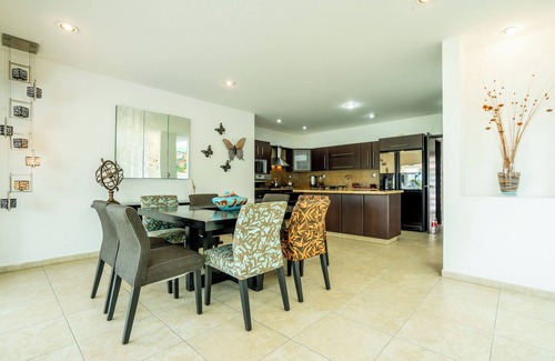 Lomas de Cocoyoc House | Spacious 5 Bedroom Oasis with Pool & BBQ