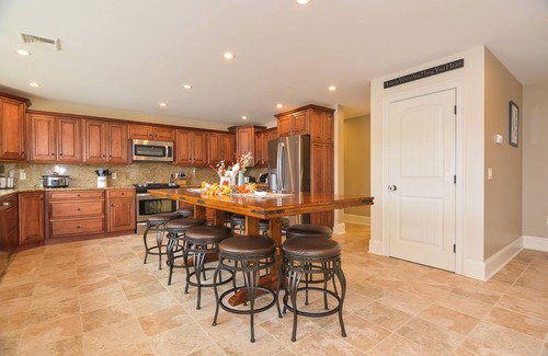 Lochmere House | Spacious 5-bedroom retreat on Lake Winnisquam