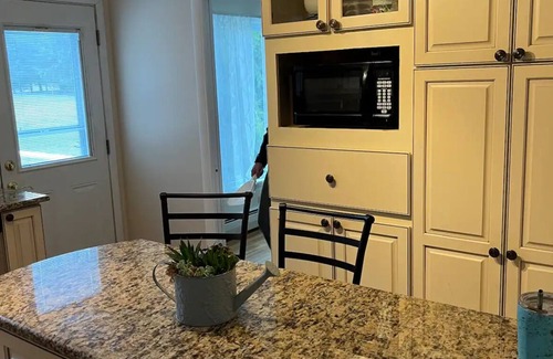 West End House | Spacious 5 Bedroom Baseball Rental Next Door to All-Star Village