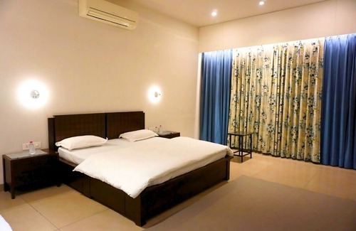 Amer Villa | Spacious 5-bedroom villa in charming Jaipur with WiFi, AC