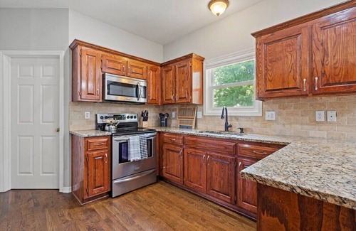 Shawnee House | Spacious 5 BR Home+KingBeds Mins to Arrowhead