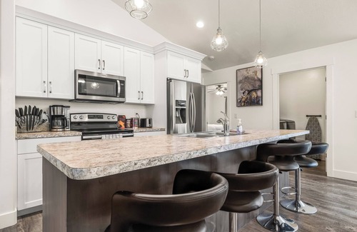 Santaquin House | Spacious 5BR 3BA Santaquin Home with Yard, Patio, Garage & Fitness Room