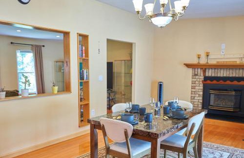 Cuddebackville House | Spacious 5BR, Home Theater, Full Kitchen, Near Wineries