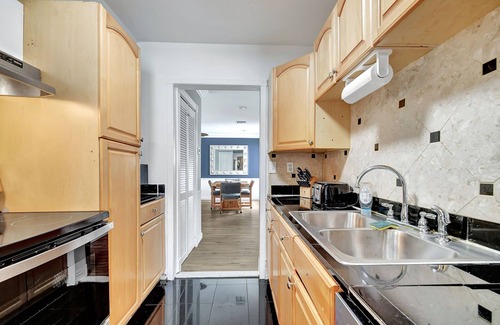 Lake Worth House | Spacious 6-bedroom house in charming Lake Worth Beach with WiFi & Pool