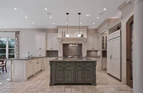 Birmingham House | Spacious 6-bedroom house in fabulous Birmingham with WiFi, AC, fitness room