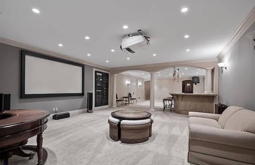 Birmingham House | Spacious 6-bedroom house in fabulous Birmingham with WiFi, AC, fitness room