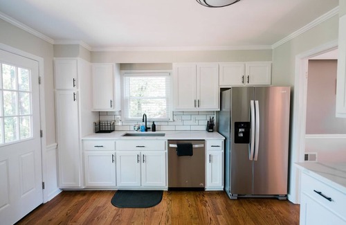 Macon House | Spacious 6 bedroom home near Downtown Macon!