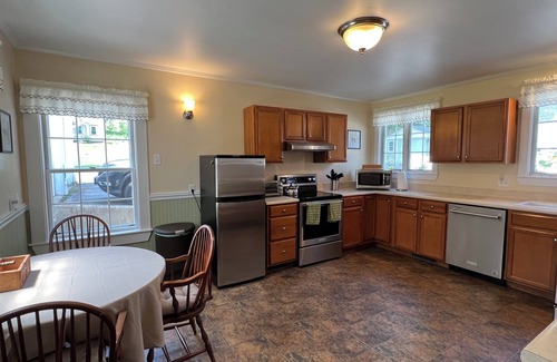 Augusta House | Spacious 6-bedroom house with WiFi and AC in charming Augusta
