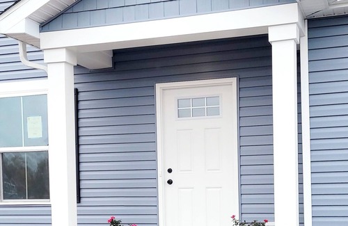 Niagara County House | Spacious 6-bedroom house in adorable Sanborn with WiFi, AC. Near Niagara Falls.