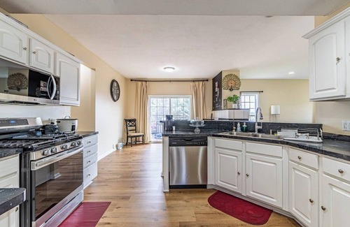 Glenwillow House | Spacious 6BR Home - Near CLE/Solon