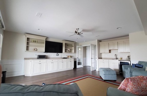Townsend's Inlet House | Spacious 7-bedroom Waterfront Townhome In Marvelous Sea Isle City With WiFi, AC
