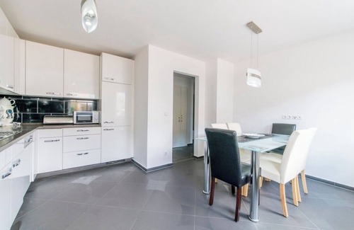 Dohren-Wulfel House | Spacious 8-bedroom house in wonderful Hannover with WiFi near the fair.