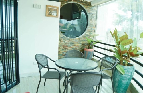 Goma Apartment | Spacious 9-bedroom apartment in welcoming Goma with WiFi