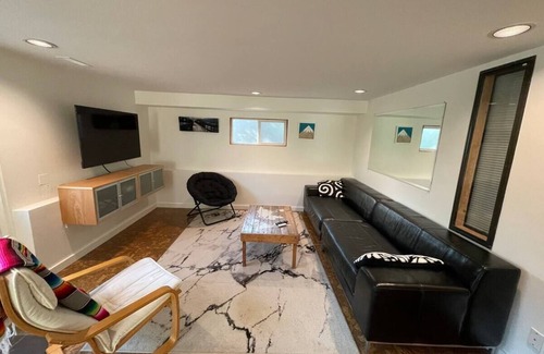 Sidney House | Spacious Accessibility Suite
