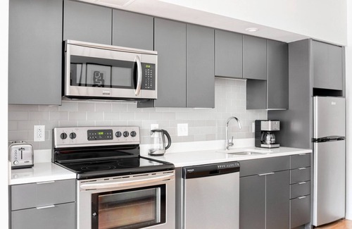 Allston Apartment | Spacious Allston Studio w/W/D & Gym, near Green Line, by Blueground