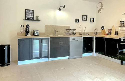 Prailles House | Spacious and authentic stone house with pool and whirlpool in a quiet location.