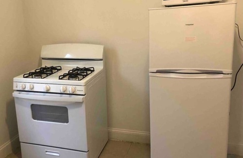 Paterson Apartment | Spacious and bright 2 bedroom apartment with 1 bathroom and private street entrance