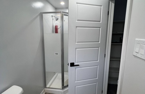Ottawa Division House | Spacious and bright, basement-furnished apartment in a townhome