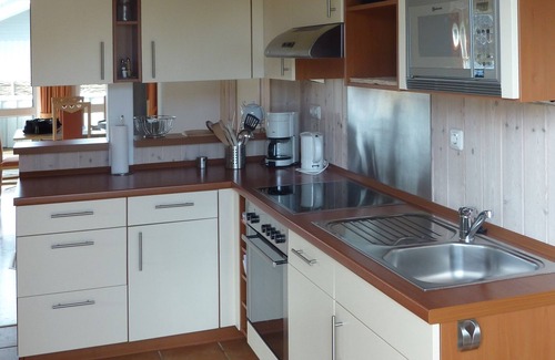 Wesselburenerkoog House | spacious and comfortably furnished holiday home with sauna and fireplace