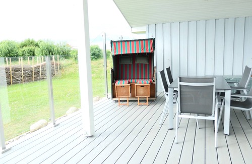 Wesselburenerkoog House | spacious and comfortably furnished holiday home with sauna and fireplace